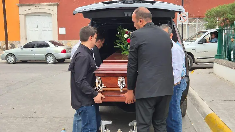 Funeral maestra Lucía Guadalupe en Allende